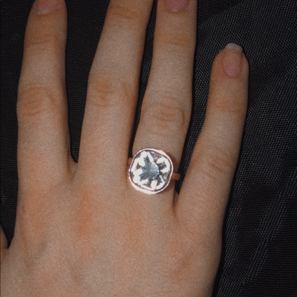 ring - Picture 3 of 3